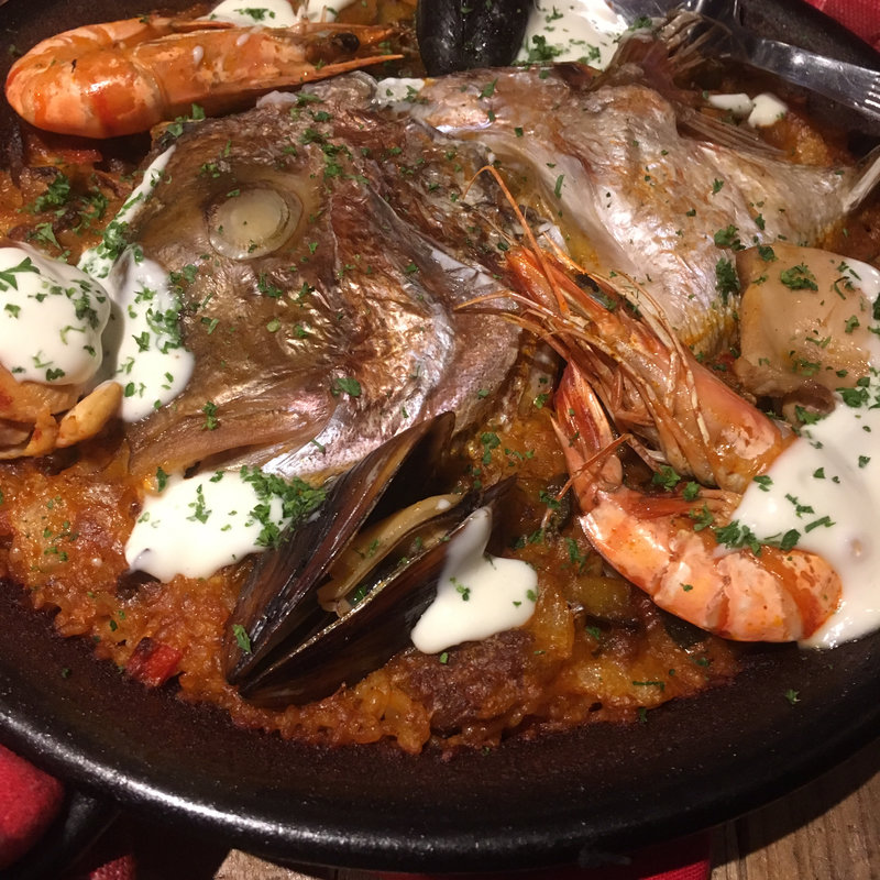 本場仕込み特製パエリア(炭焼きスペイン料理 アイレ)