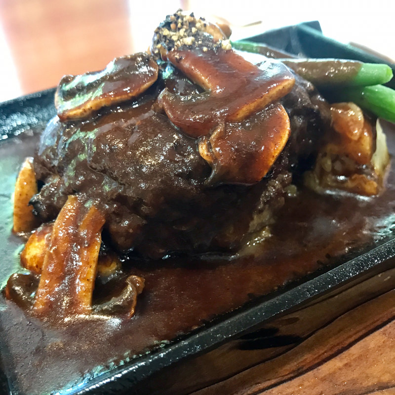 和牛ハンバーグランチ(サラマンジェ池田)