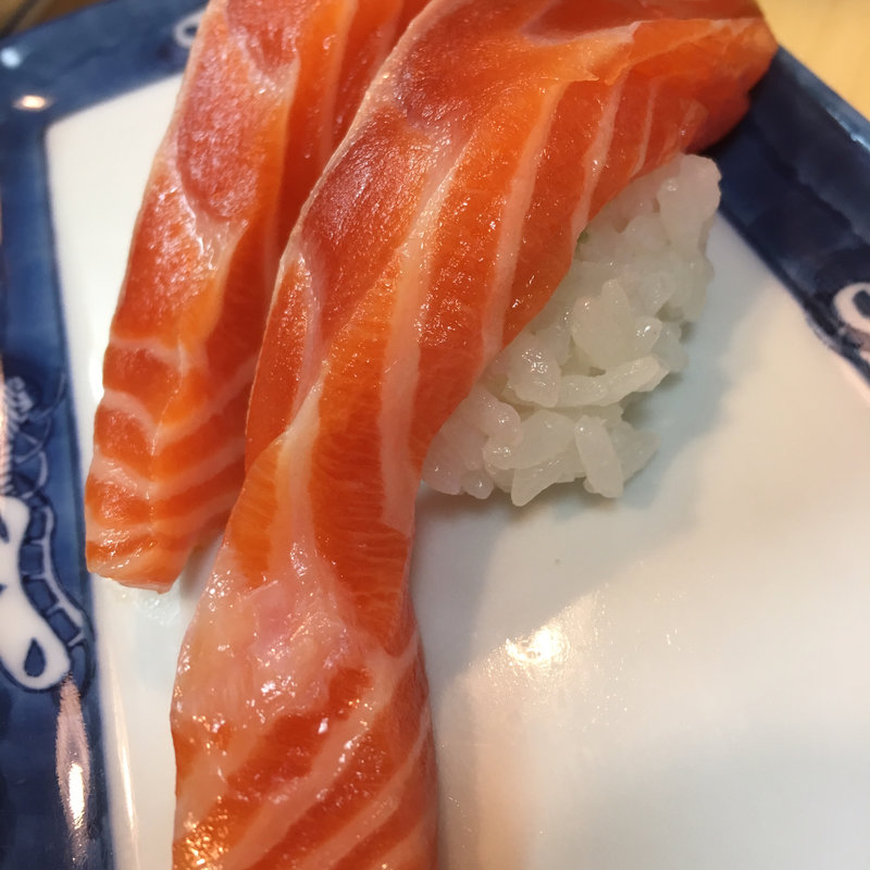 サーモン(いなさ寿司)
