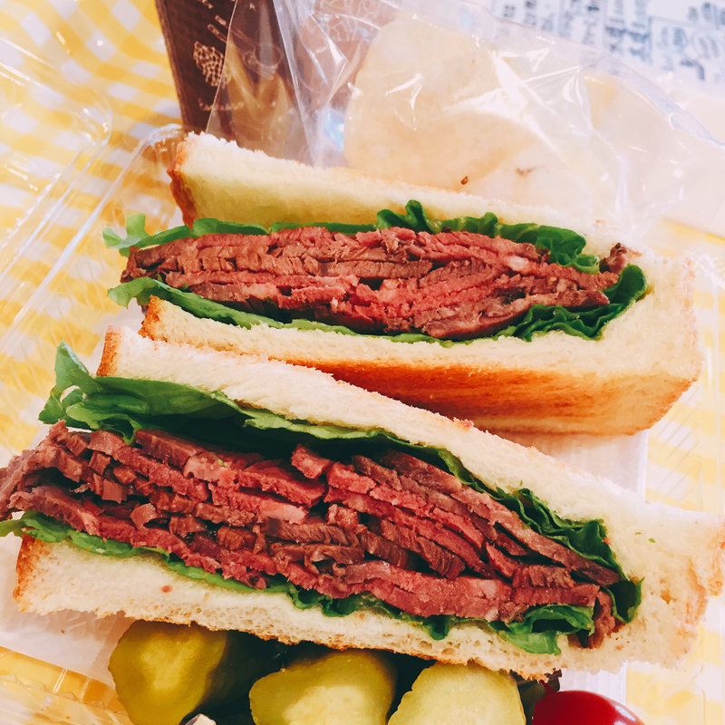 ローストビーフサンド(山川牧場自然牛乳 直営工場売店 )