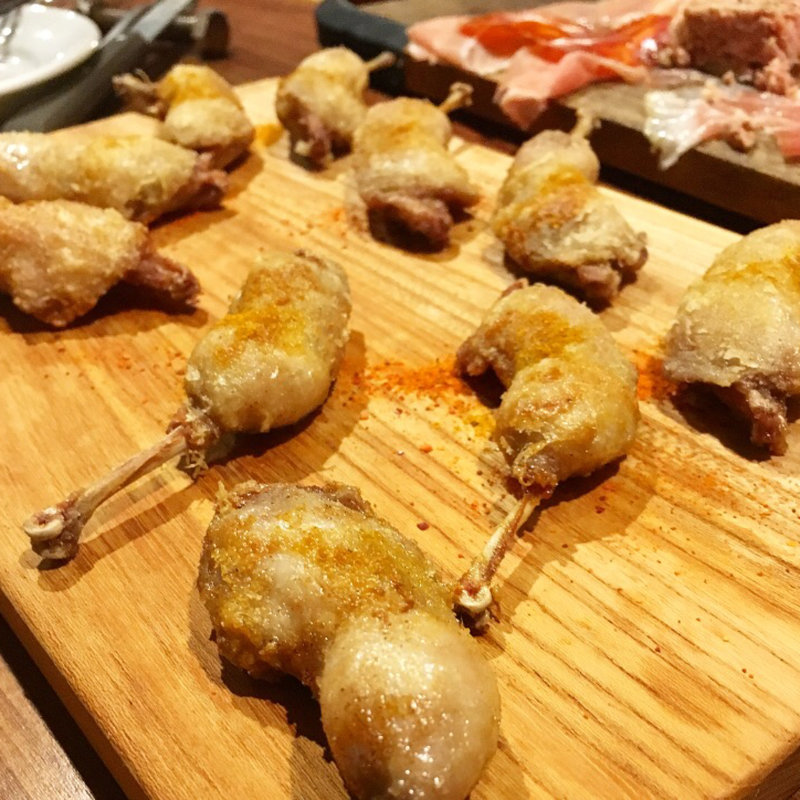 ウズラの唐揚げ(HUNTER)