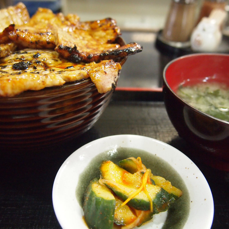 豚丼(レストハウスかしわ )