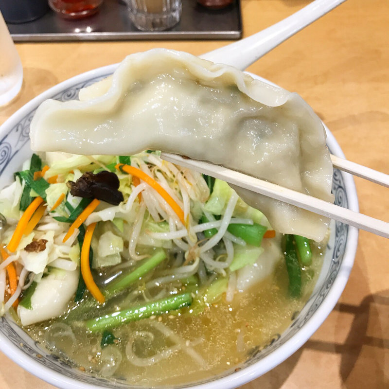 スープ水餃子(中華麺工房 男爵)