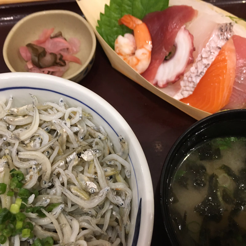 しらす丼刺身定食(築地食堂 源ちゃん)