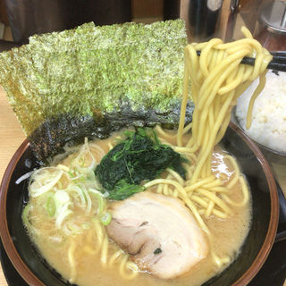 豚骨醤油ラーメン(松田屋 日本橋室町)