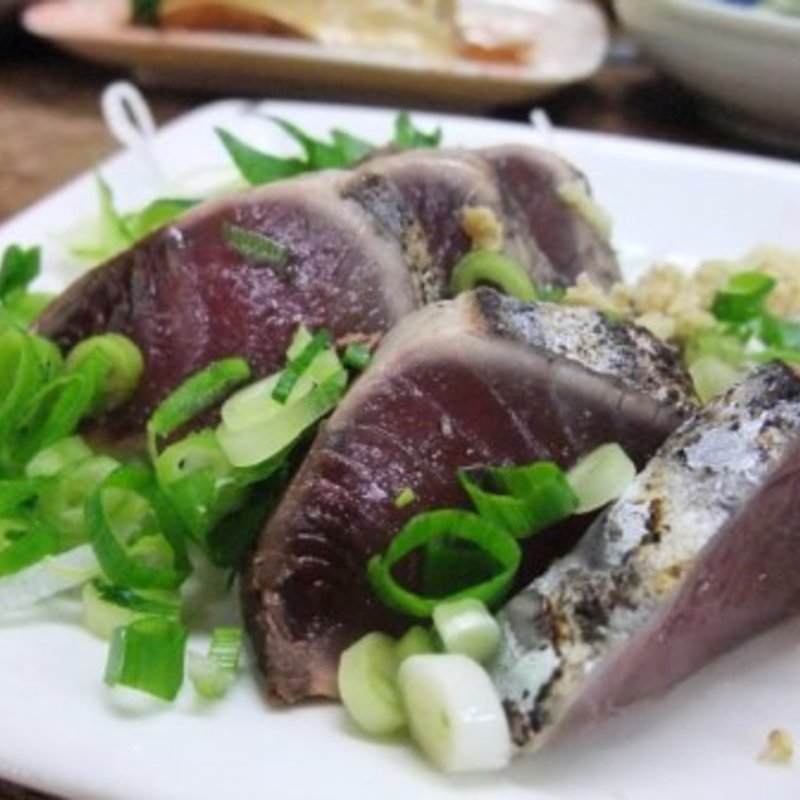 鰹たたき(炭本酒店)