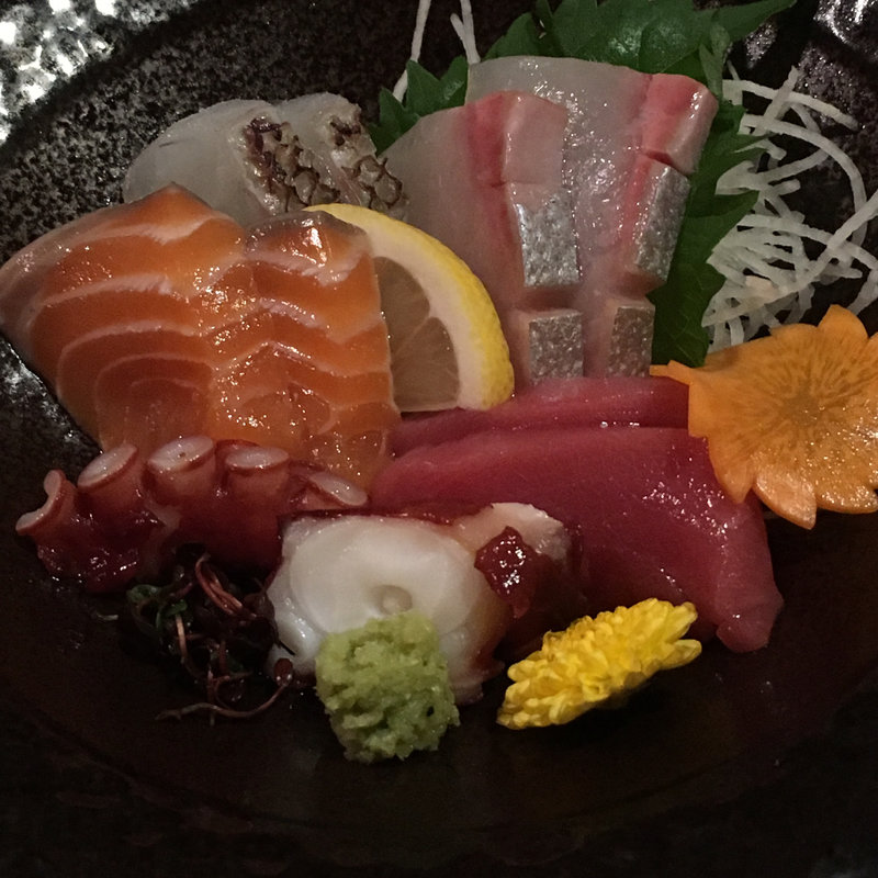 黒潮本鮪入り鮮魚五点盛り(昔ばなし 別館)