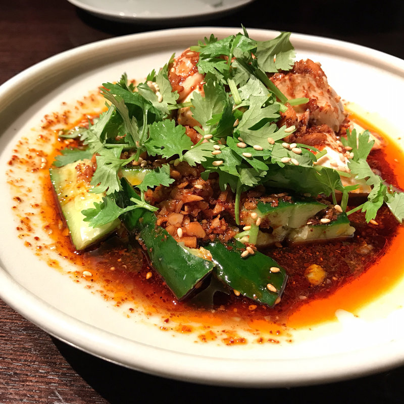 蒸し鶏 辛味ダレ よだれ鶏(虎萬元 南青山店)