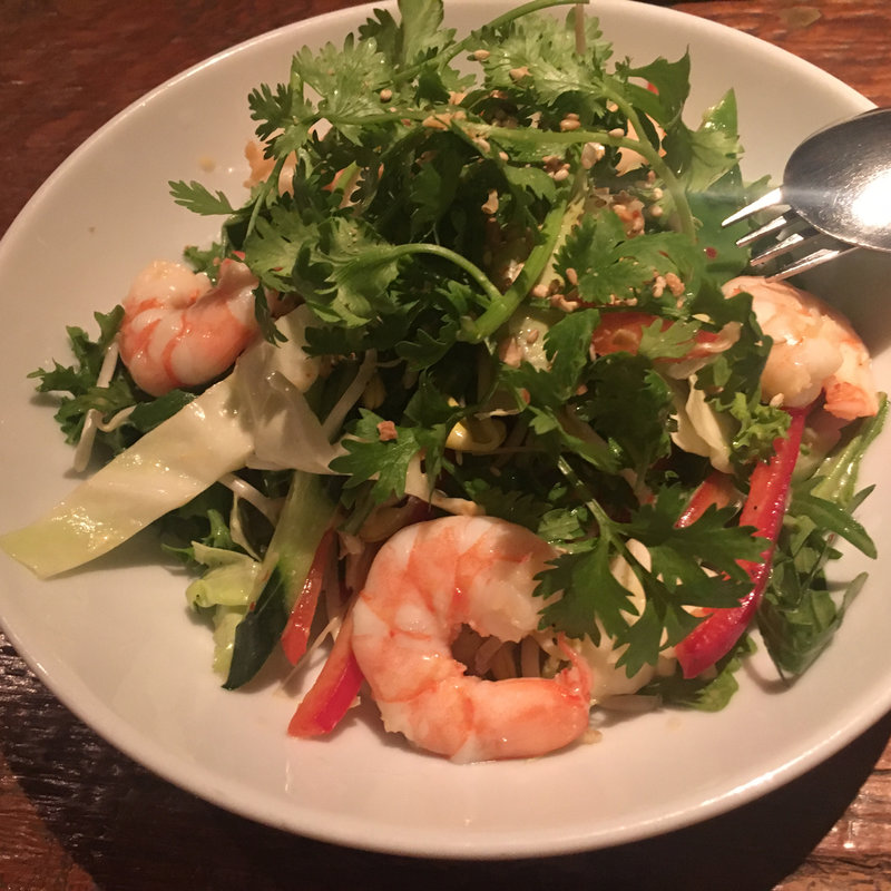 シュリンプのタイ風クランチーサラダ チリライムドレッシング (IVY PLACE)