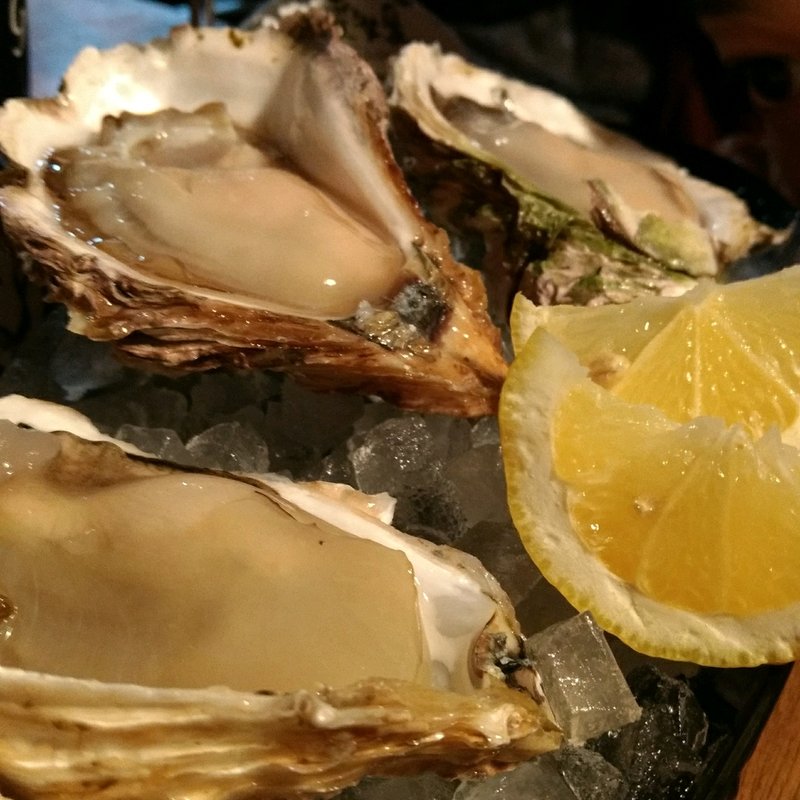 生ガキの三種盛り(Oyster Bar MABUI 並木店 （オイスターバー マブイ）)