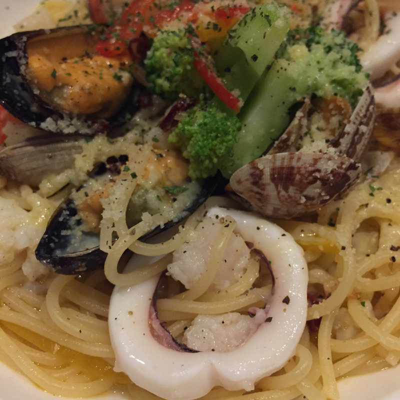 小海老とヤリイカと帆立のペペロンチーノ(でんでんむし )