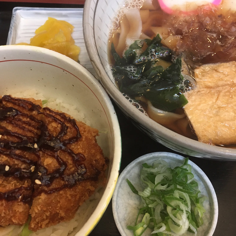 きしめんと味噌カツのセット(丸八)