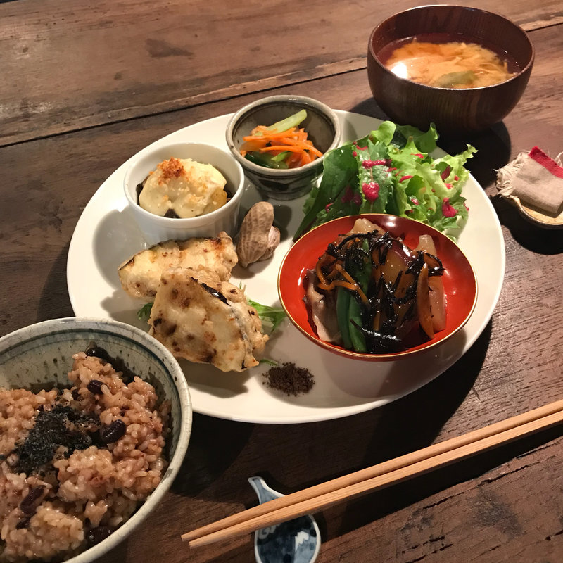 休日ごはんプレート(菜食ごはん 休日ダイヤ)