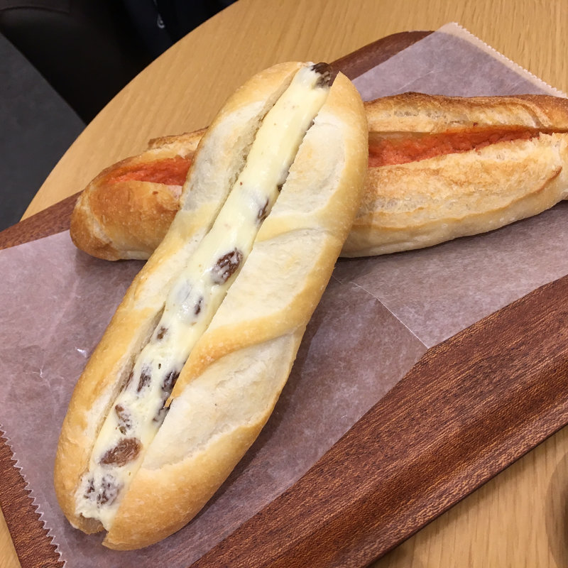 ドゥミバゲット・ラムレーズン(ルビアン ルミネ横浜店)