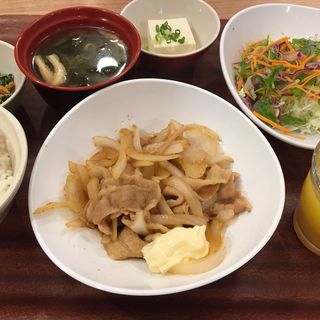 野菜炒め定食(米どころん 天王洲アイル店 )