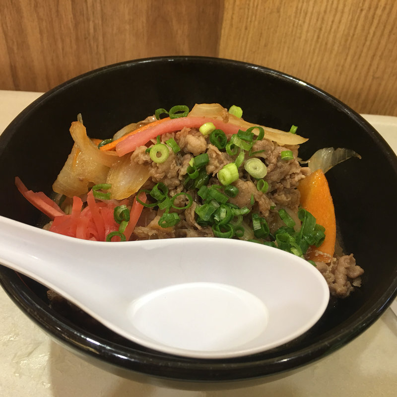 牛・がっつりまぜめん(リンガーハット ノクティ溝の口店)