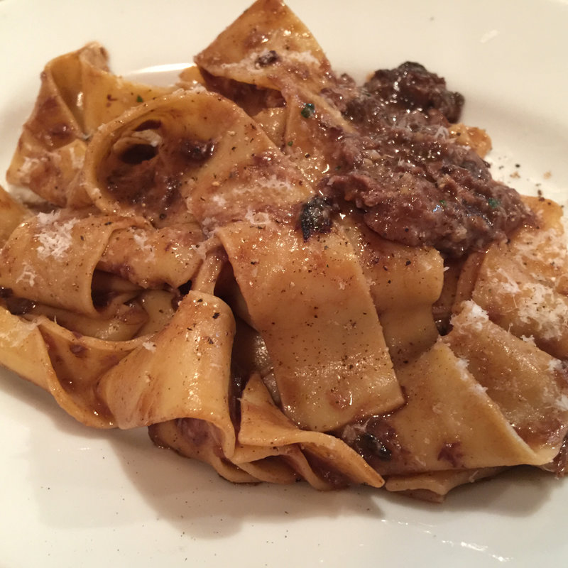 パルパルデッレ　マグロホホ肉　カカオを効かせた赤ワイン煮(ボガマリ・クチーナ・マリナーラ （Ｂogamari Cucina Marinara）)