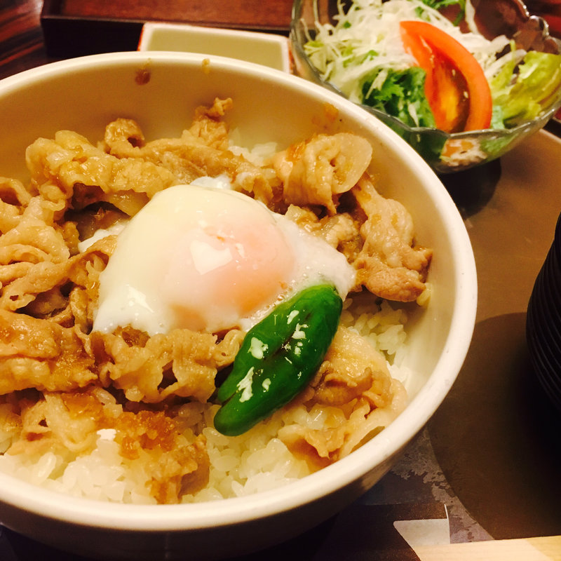  こだわり「豚丼」とろろ月見仕立て(やまと 南青山店)