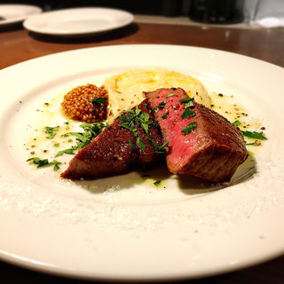 その日仕入れた国産牛のグリルステーキ(ｅｋａｏ)