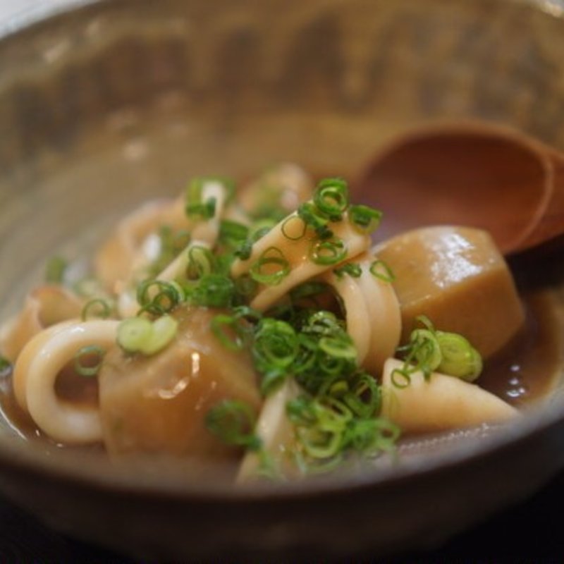 山芋といかの煮物(食事とうまい酒 文)