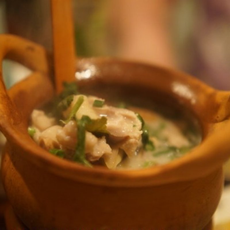 トムカーガイ(本格タイ料理バル プアン 三軒茶屋本店)