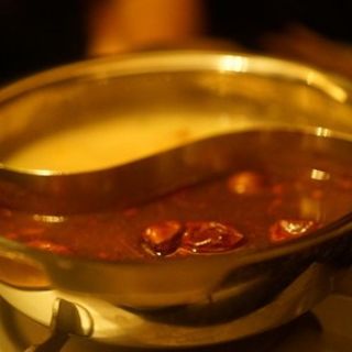 薬膳火鍋2色スープ(一粋 恵比寿店)