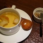 コンソメスープ（鶏レバーペースト付）(鉄板焼 grow 六本木)