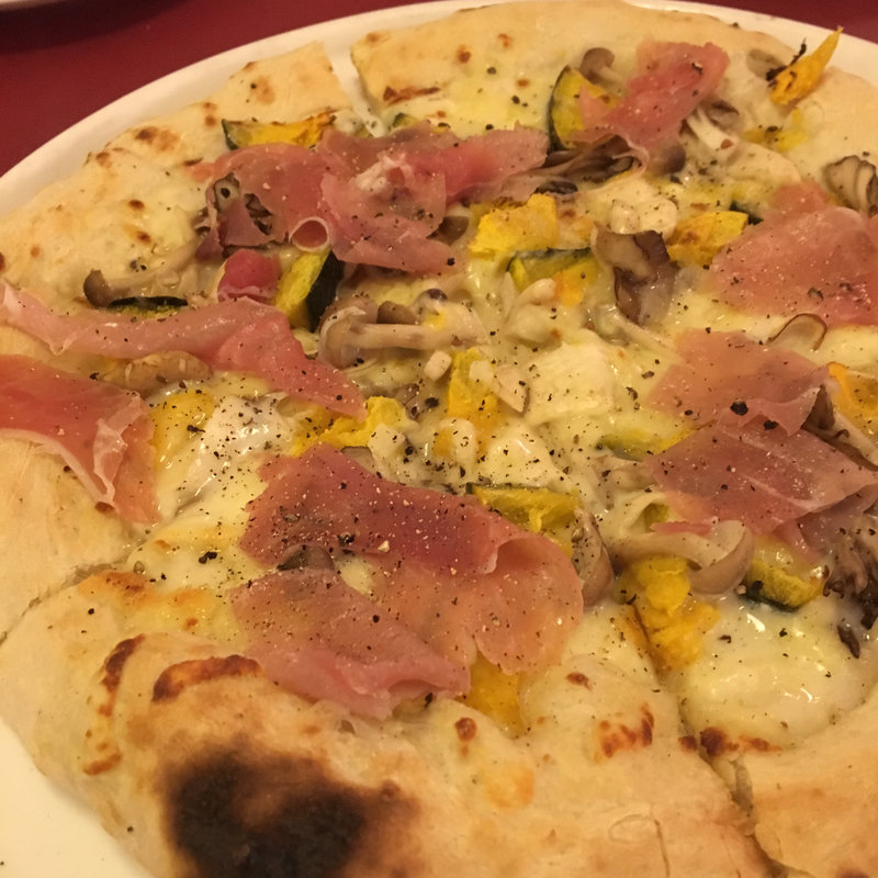 カプリチョーザ(ピッツェリア ルミーノ （Lumino）)