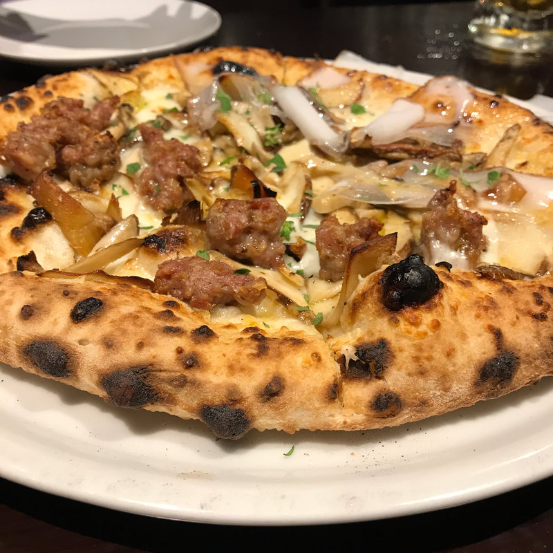 生ポルチーニ茸のピザ(LEGAME)