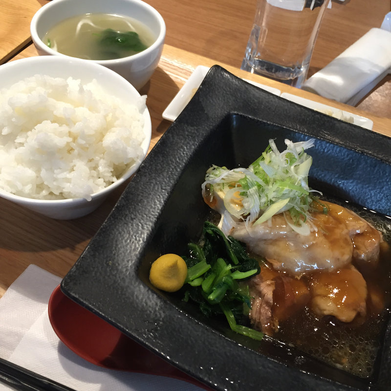 とろふわ豚の角煮定食(沖縄ワインダイニング )