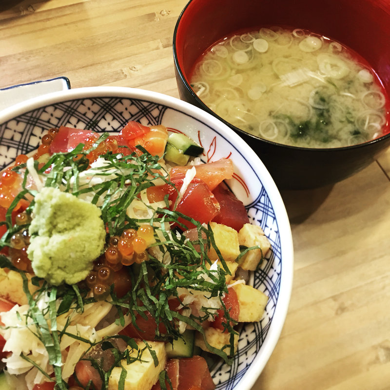 バラチラシ丼(磯丸水産 赤坂見附店)