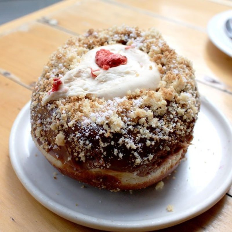 STRAWBERRY CHEESECAKE(Doughboys Doughnuts Melbourne)