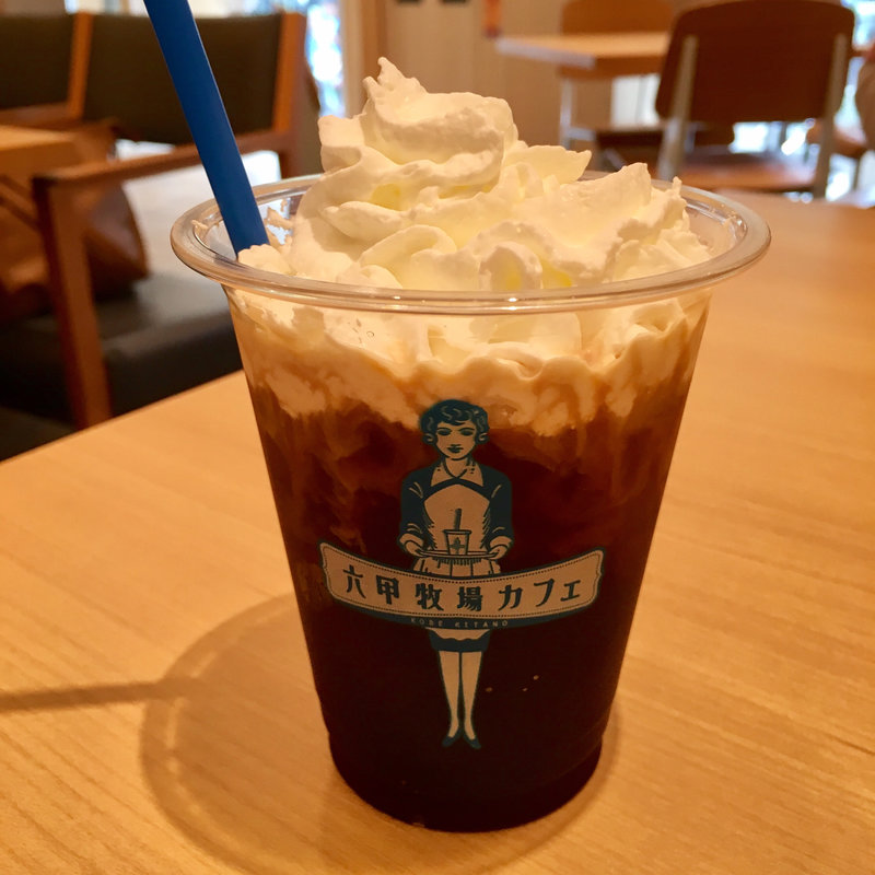 アイスウインナーコーヒー(六甲牧場カフェ UMIEモザイク店)
