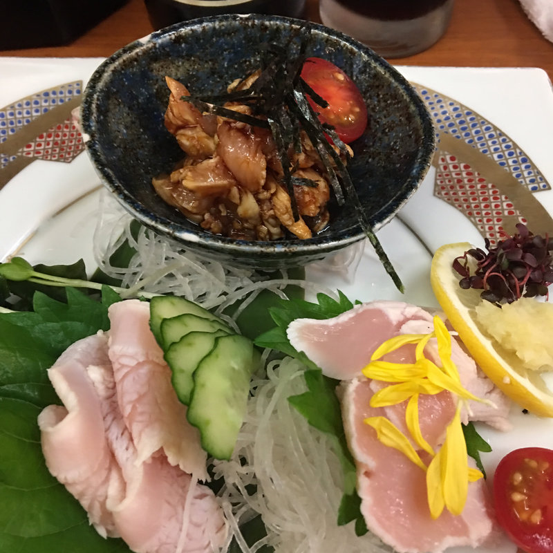 三河鶏刺身3種盛り(居酒屋 鶴八 名古屋駅前本店)