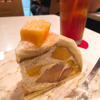 マンゴーと桃のズコット ケーキセット(果実園 東京店 )