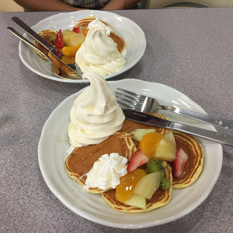 焼きたてパンケーキパフェ(カドヤ 東店)