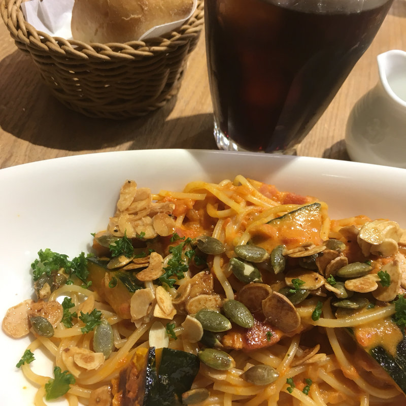 栗かぼちゃと厚切りベーコンのトマトクリームソースパスタ(アフタヌーンティー・ティールーム 名鉄百貨店本店)