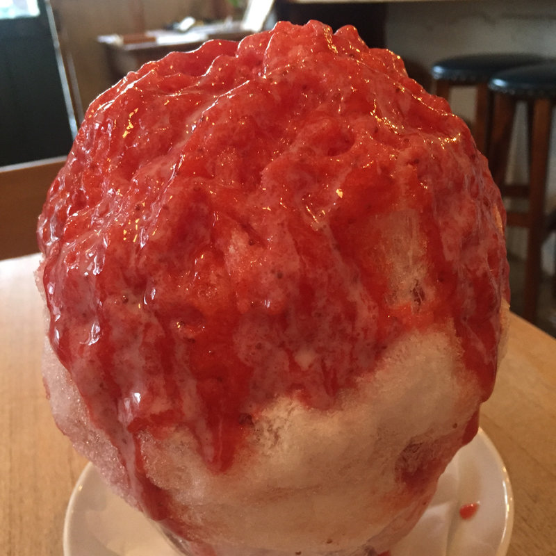 苺ミルクかき氷(anamo cafe)