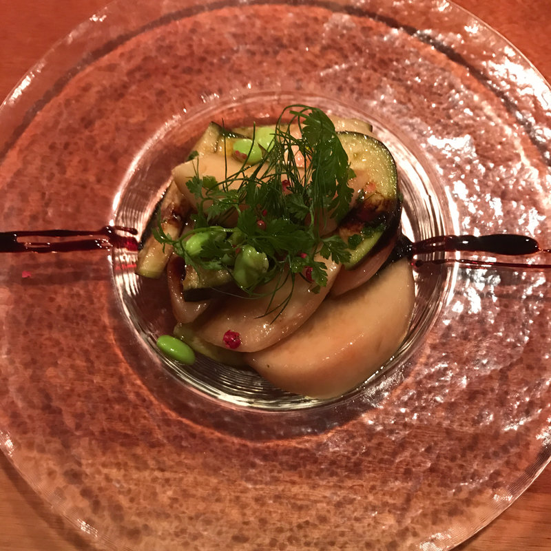 桃と水ナスのサラダ(クオーレアズーロ)