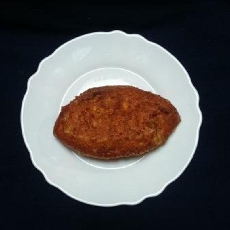 スパイス香るコク深いバターチキンカレーパン(bekery olive(ベーカリー・オリーブ))