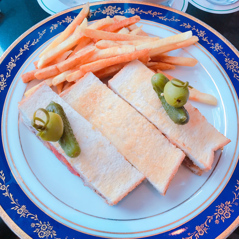 ローストビーフサンドイッチ(セラーバー｜リーガロイヤルホテル東京)