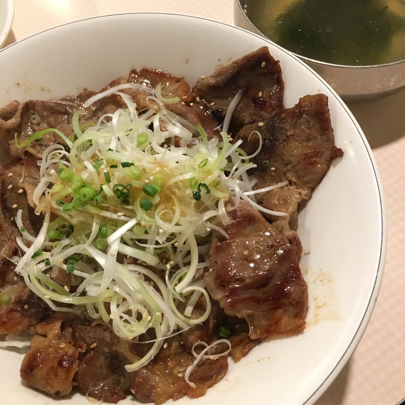 名物 豚丼(韓豚屋 池袋サンシャインシティ店)