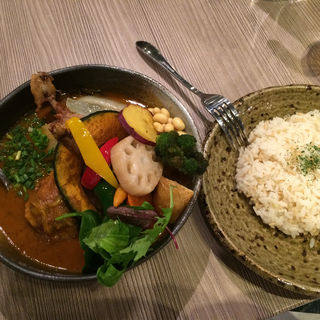 チキンと1日分の野菜20品目(Rojiura Curry SAMURAI． 北広島店 （ロジウラカリィサムライ）)