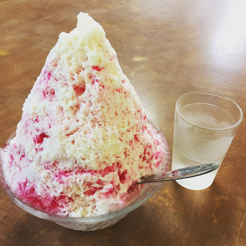 いちごミルクかき氷(千日 （せんにち）)