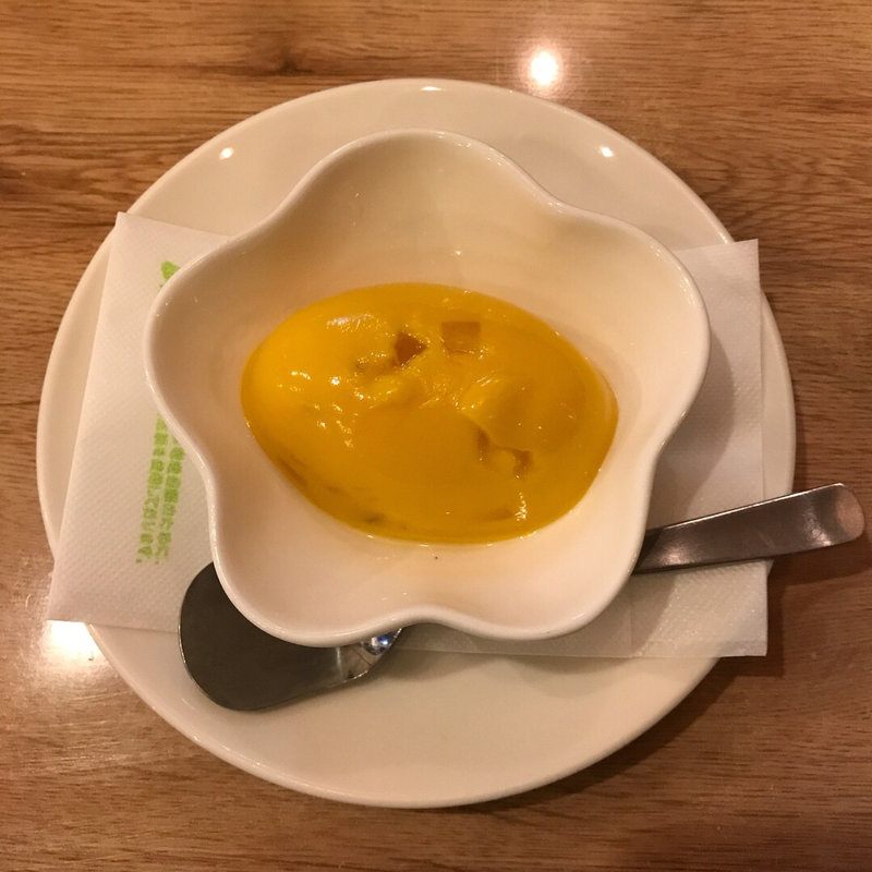 ディナーセットのマンゴープリン(ロス・アンジェルス(自家農園のあるレストラン))