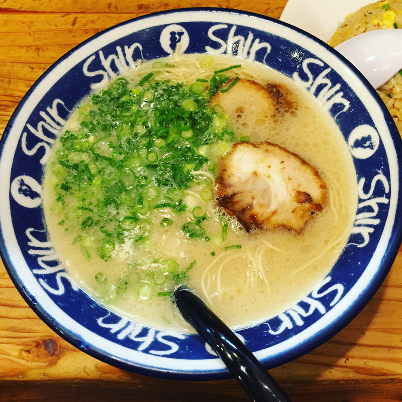 (博多ラーメン Shin-Shin 天神店)