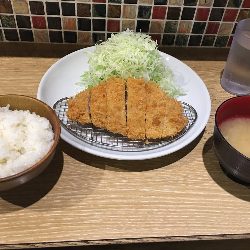 ロースかつ定食(サカヰ精肉店 経堂店 （【旧店名】 とんかつ坂井精肉店）)