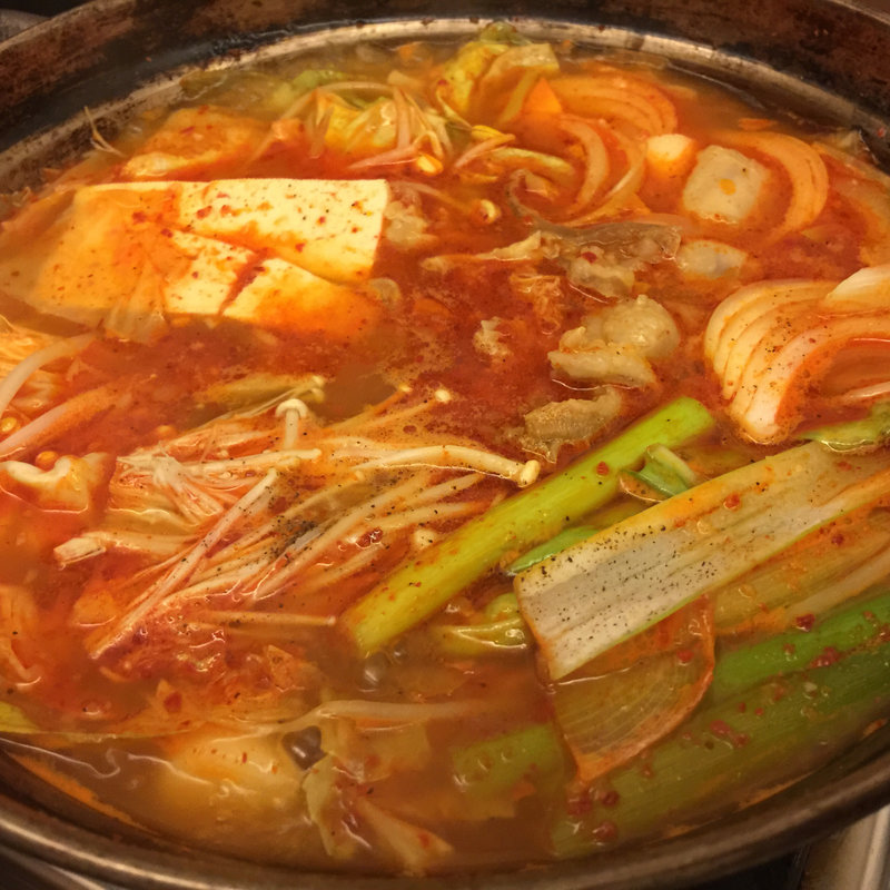 ホルモン鍋（コプチャンジョンゴル）(草場)