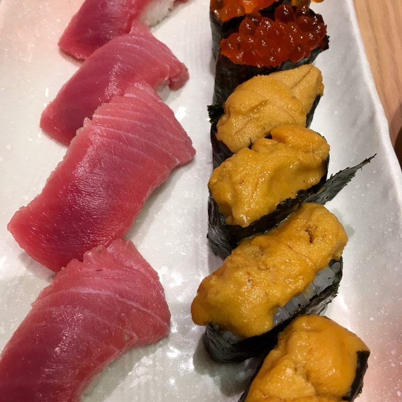 (桃太郎すし 本店)