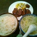 牛タン定食(牛たん炭焼 利久 西口本店 （りきゅう）)